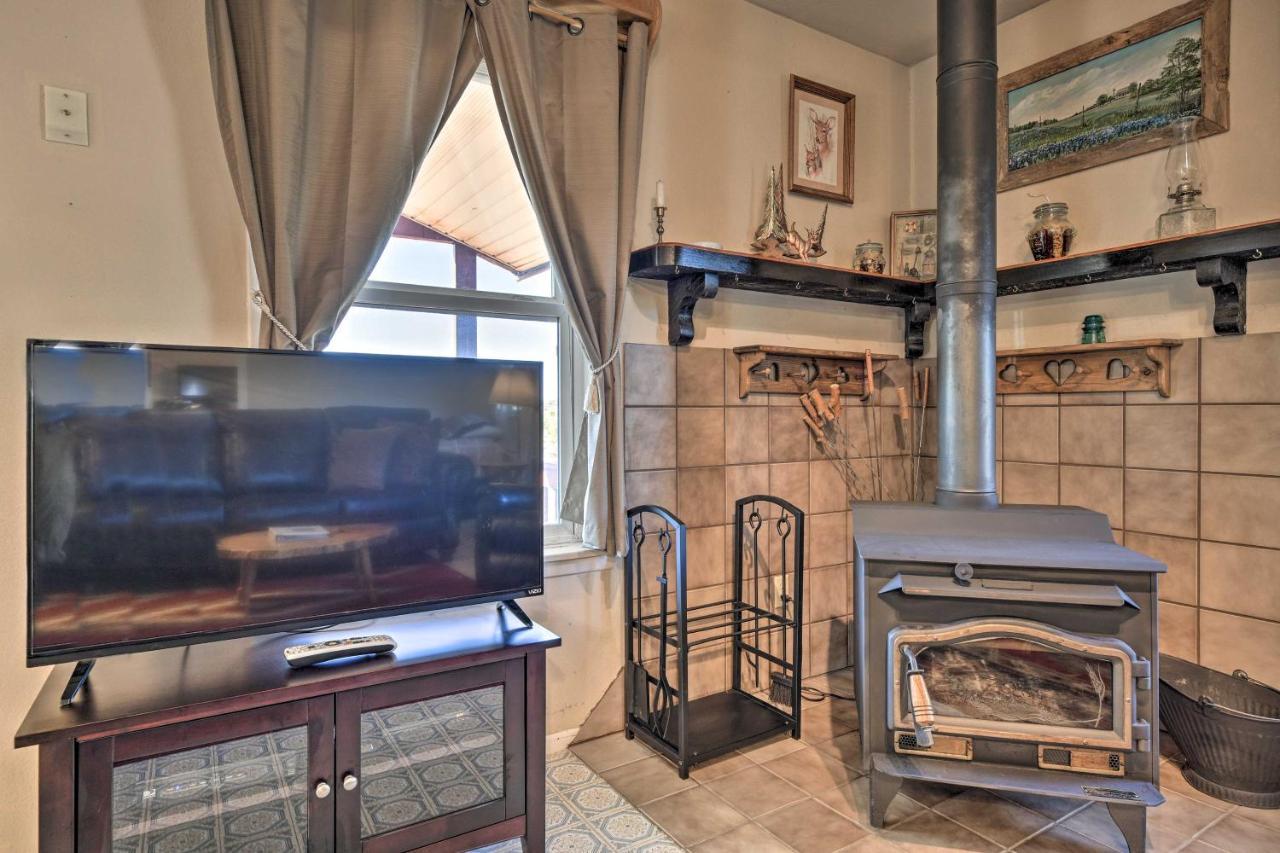 Quiet Pagosa Springs Cabin Lake And Mountain Views! Екстер'єр фото